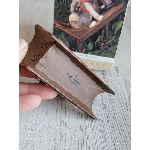 Hallmark 1995 fetching the firewood folk art ornament Xmas - Picture 7 of 7